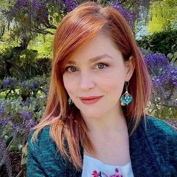 Meet your Posher, Abigail - Picture 1 of 1